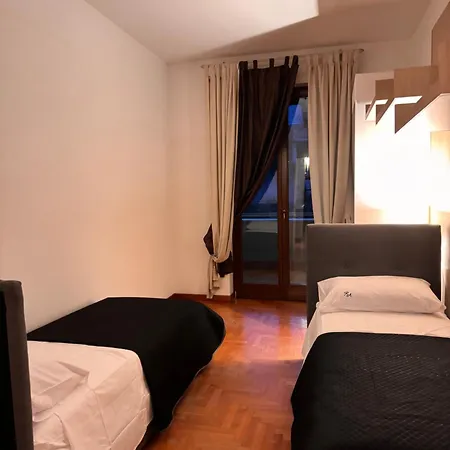 Roof Apartment *